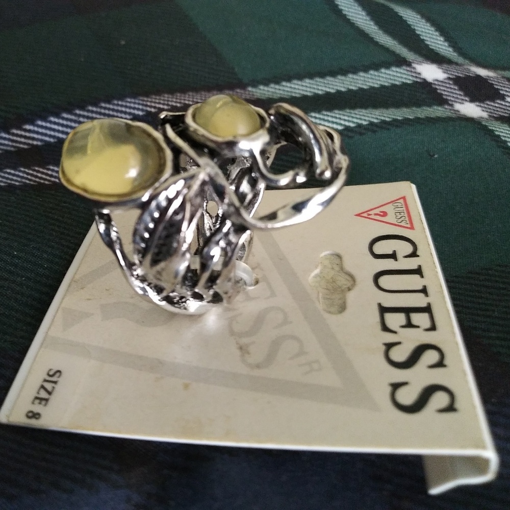Guess ring - Picture 2 of 4